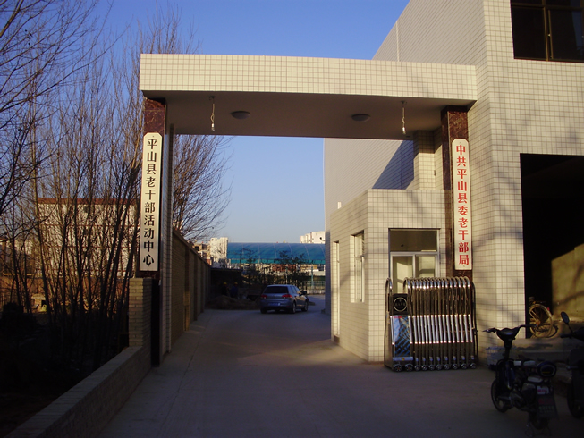 �q�_��老干部活动中心安装电(sh��)动�׾~�门